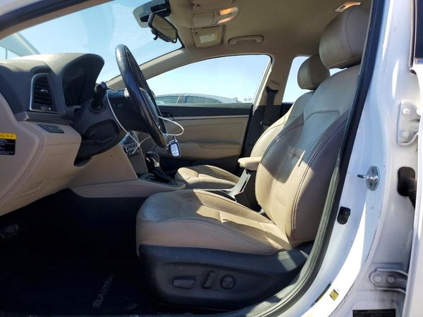 2017 HYUNDAI ELANTRA — DENT