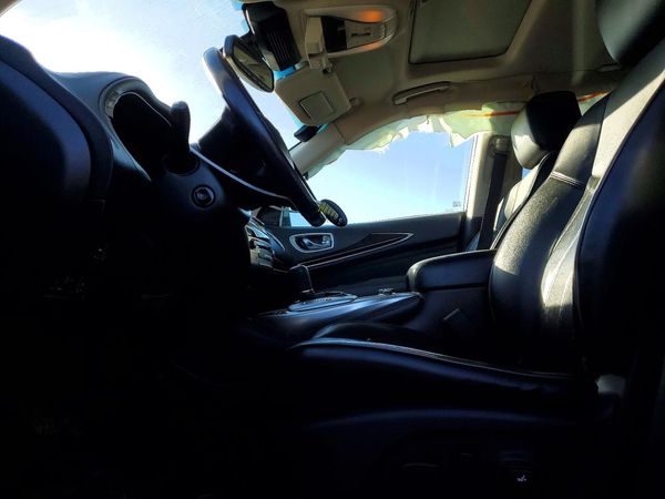 2015 INFINITI QX60 — DENT