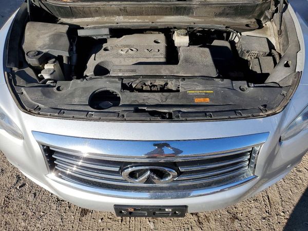 2015 INFINITI QX60 — Engine bay