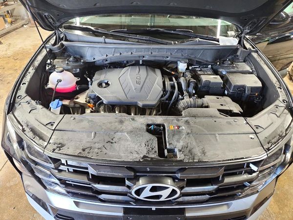 2026 HYUNDAI TUCSON SEL, SEL Plus — Engine bay