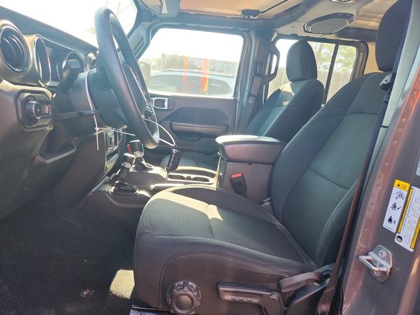 2018 JEEP WRANGLER Unlimited Sport — DENT