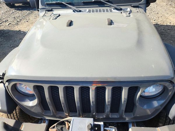 2018 JEEP WRANGLER Unlimited Sport — Engine bay