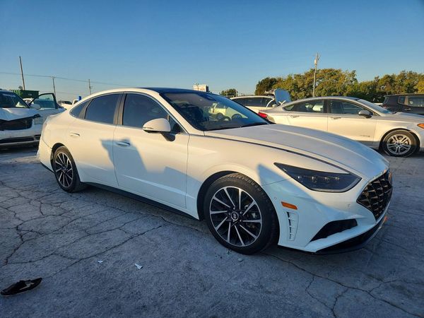2021 HYUNDAI SONATA Limited — Passenger 3/4