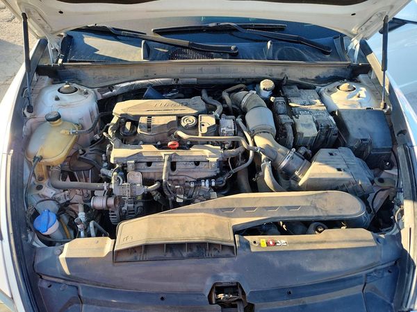 2021 HYUNDAI SONATA Limited — Engine bay