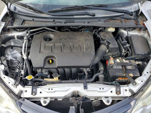 2015 TOYOTA COROLLA L/LE — Engine bay