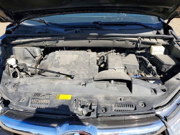 2014 TOYOTA HIGHLANDER Base/Hybrid — Engine bay