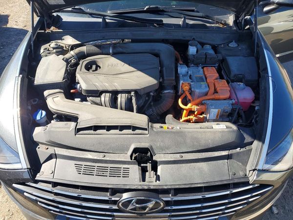 2023 HYUNDAI SONATA Limited — Engine bay