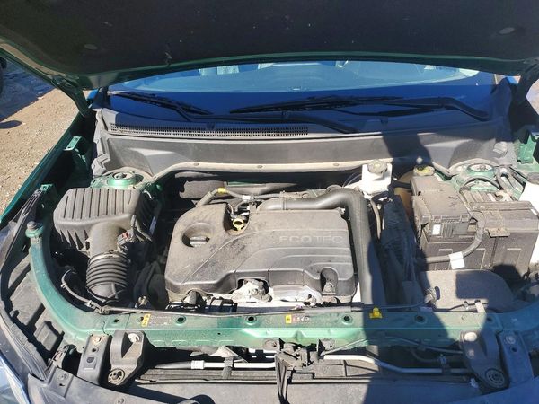 2018 CHEVROLET EQUINOX LS — Engine bay