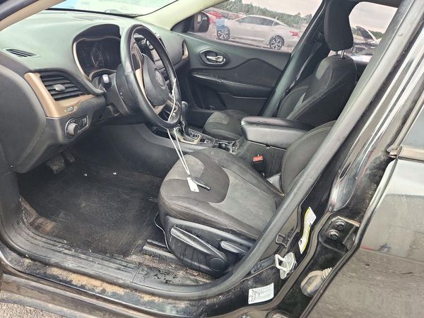 2015 JEEP CHEROKEE Sport — DENT
