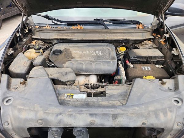 2015 JEEP CHEROKEE Sport — Engine bay
