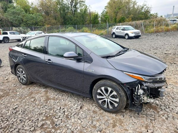 2020 TOYOTA PRIUS — Passenger 3/4