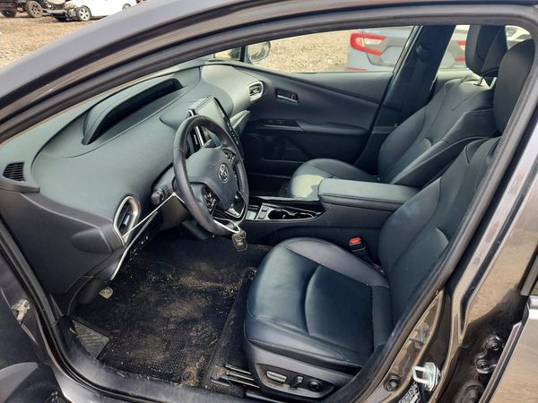 2020 TOYOTA PRIUS — DENT