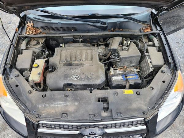 2012 TOYOTA RAV4 High — Engine bay