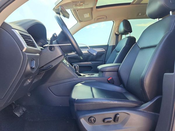 2019 VOLKSWAGEN ATLAS SE — DENT
