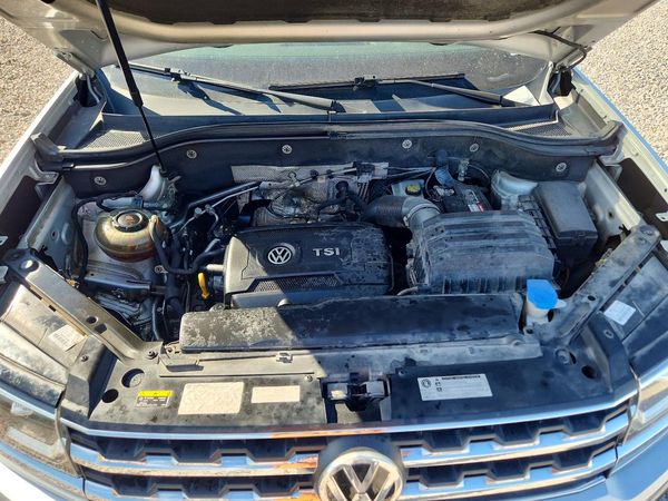 2019 VOLKSWAGEN ATLAS SE — Engine bay