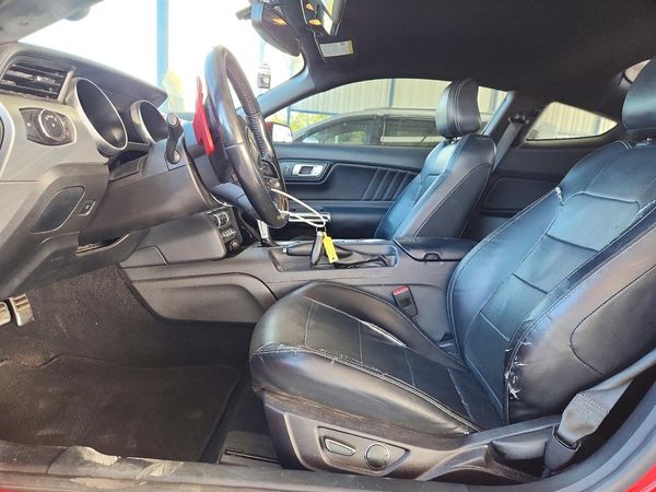 2019 FORD MUSTANG I4 Coupe — DENT