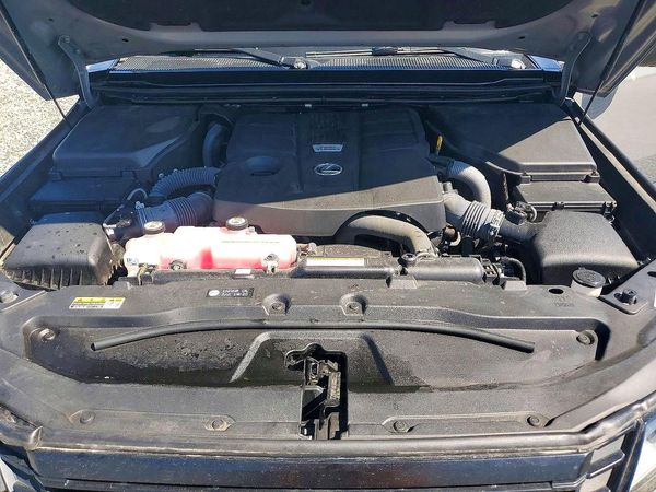 2024 LEXUS GX — Engine bay