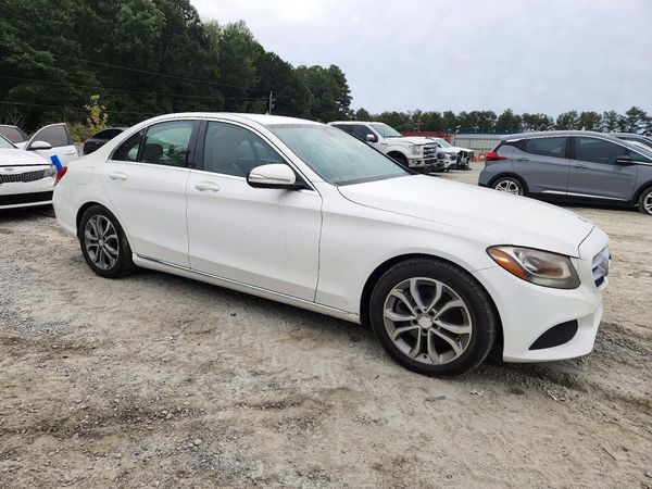2015 MERCEDES-BENZ C-CLASS Base — Passenger 3/4