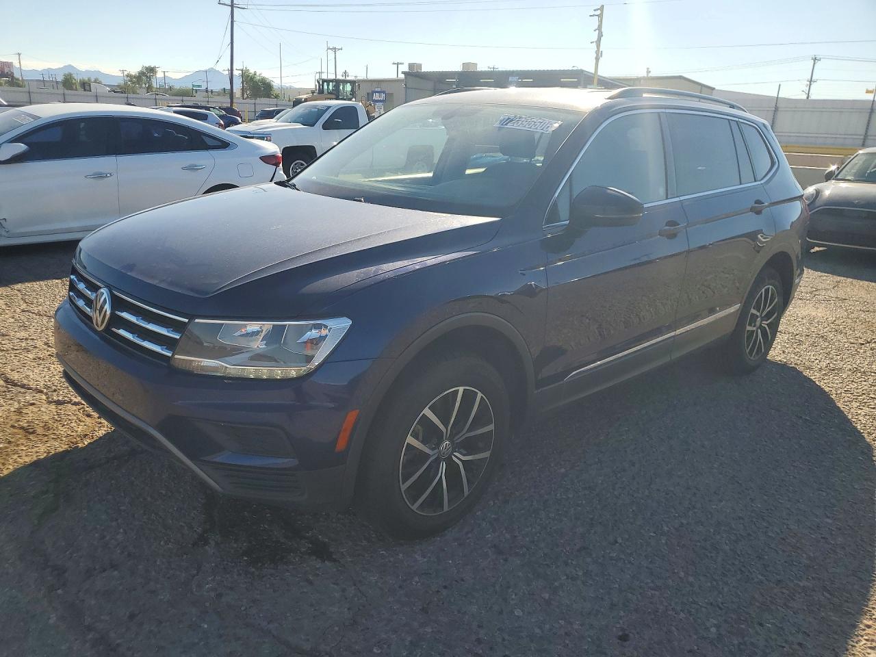 2021 VOLKSWAGEN TIGUAN — Front 3/4