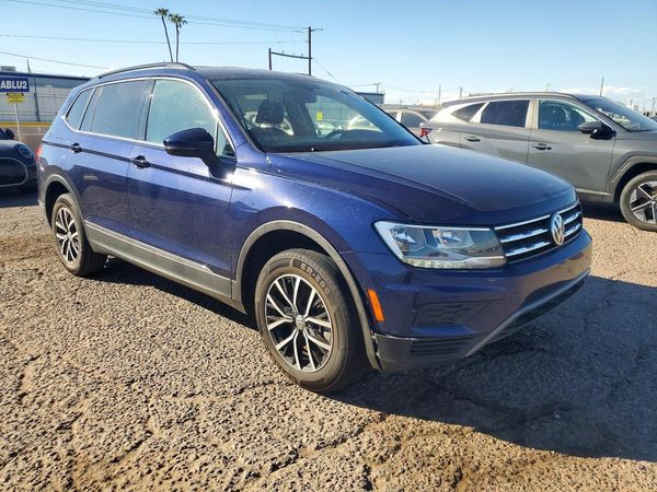 2021 VOLKSWAGEN TIGUAN — Passenger 3/4