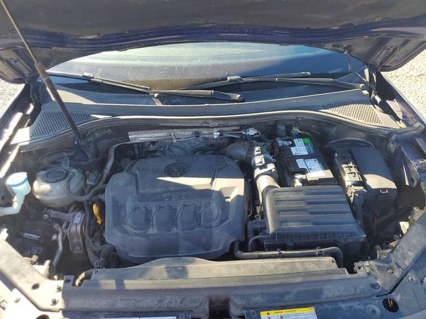 2021 VOLKSWAGEN TIGUAN — Engine bay