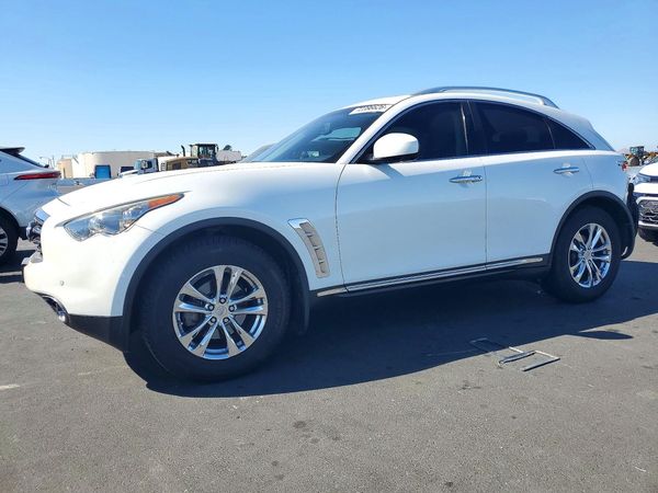 2012 INFINITI FX35 — Front 3/4