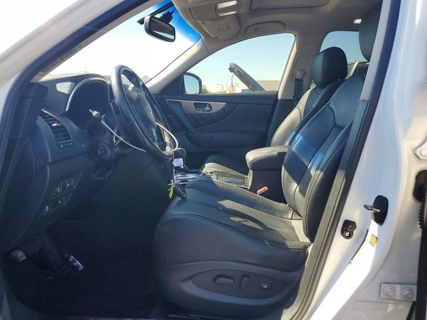 2012 INFINITI FX35 — DENT