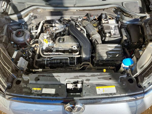 2025 VOLKSWAGEN TAOS SE — Engine bay
