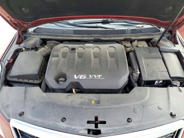 2016 CADILLAC XTS Luxury — Engine bay