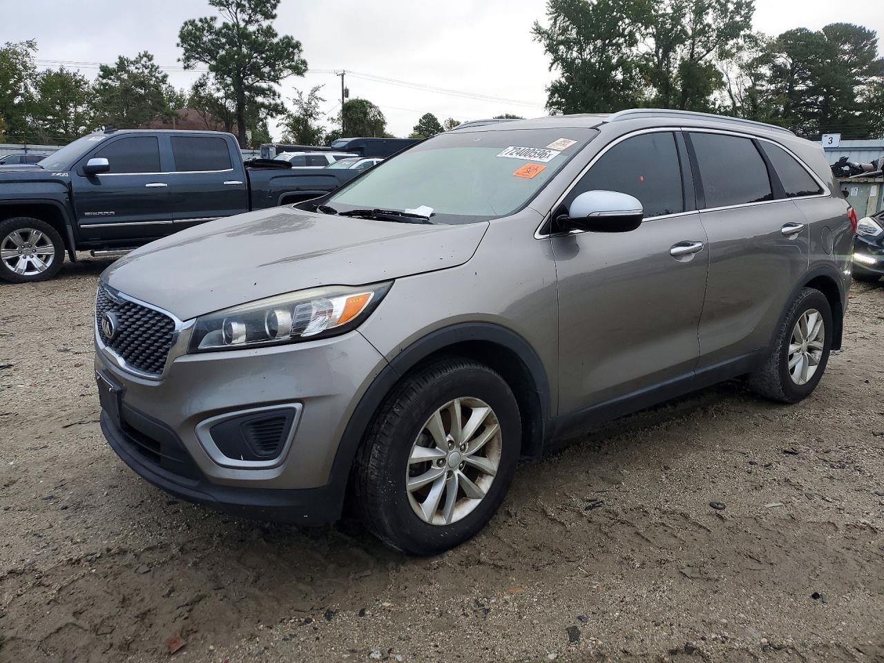 2018 KIA SORENTO L, LX — Front 3/4