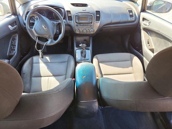 2017 KIA FORTE LX Base — CKPT