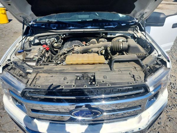 2019 FORD F150 — Engine bay