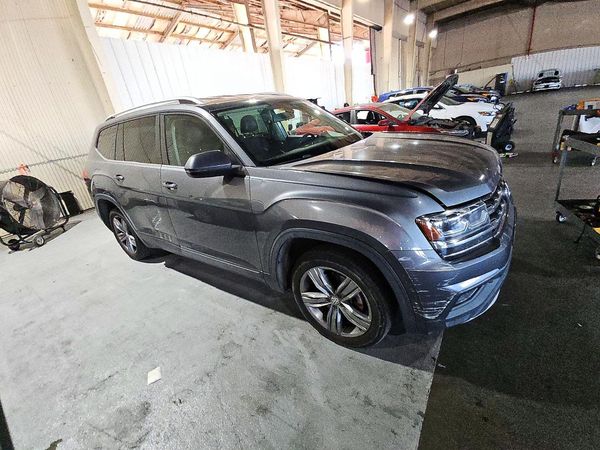 2018 VOLKSWAGEN ATLAS SE — Passenger 3/4