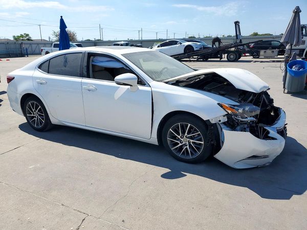 2018 LEXUS ES 350 — Passenger 3/4