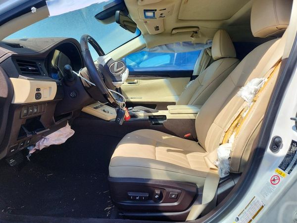 2018 LEXUS ES 350 — DENT
