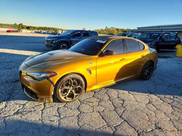 2021 ALFA ROMEO GIULIA QUADRIFOGLIO RWD — Front 3/4