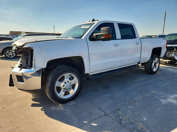 2018 CHEVROLET SILVERADO LT — Front 3/4