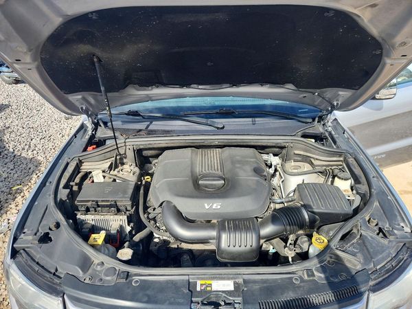 2014 JEEP CHEROKEE Limited — Engine bay