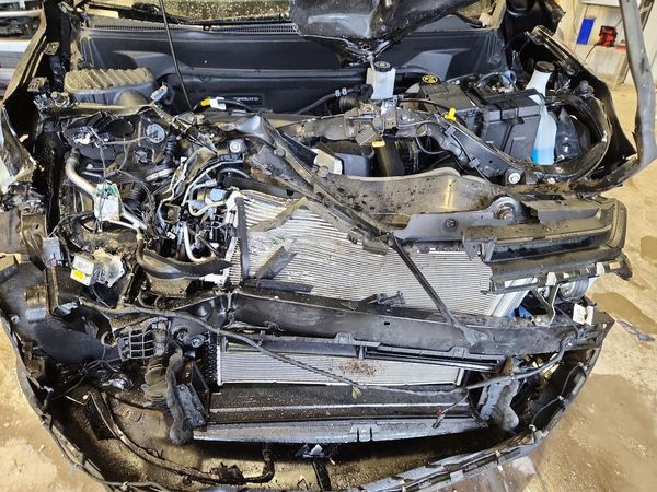 2020 CHEVROLET EQUINOX LT (2LT) — Engine bay