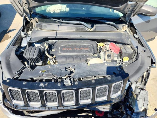 2020 JEEP COMPASS Trailhawk — Engine bay