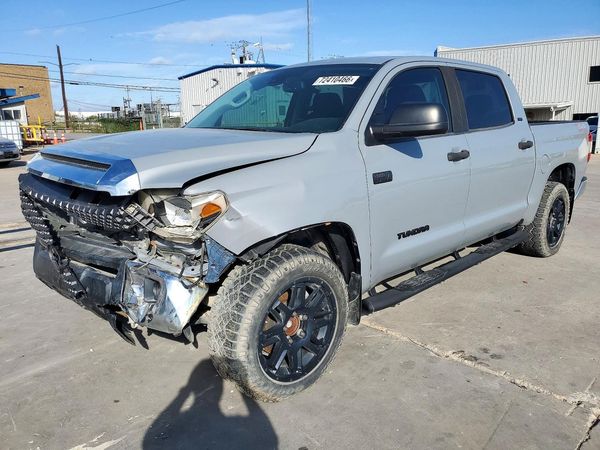 2021 TOYOTA TUNDRA SR5 grade — Front 3/4