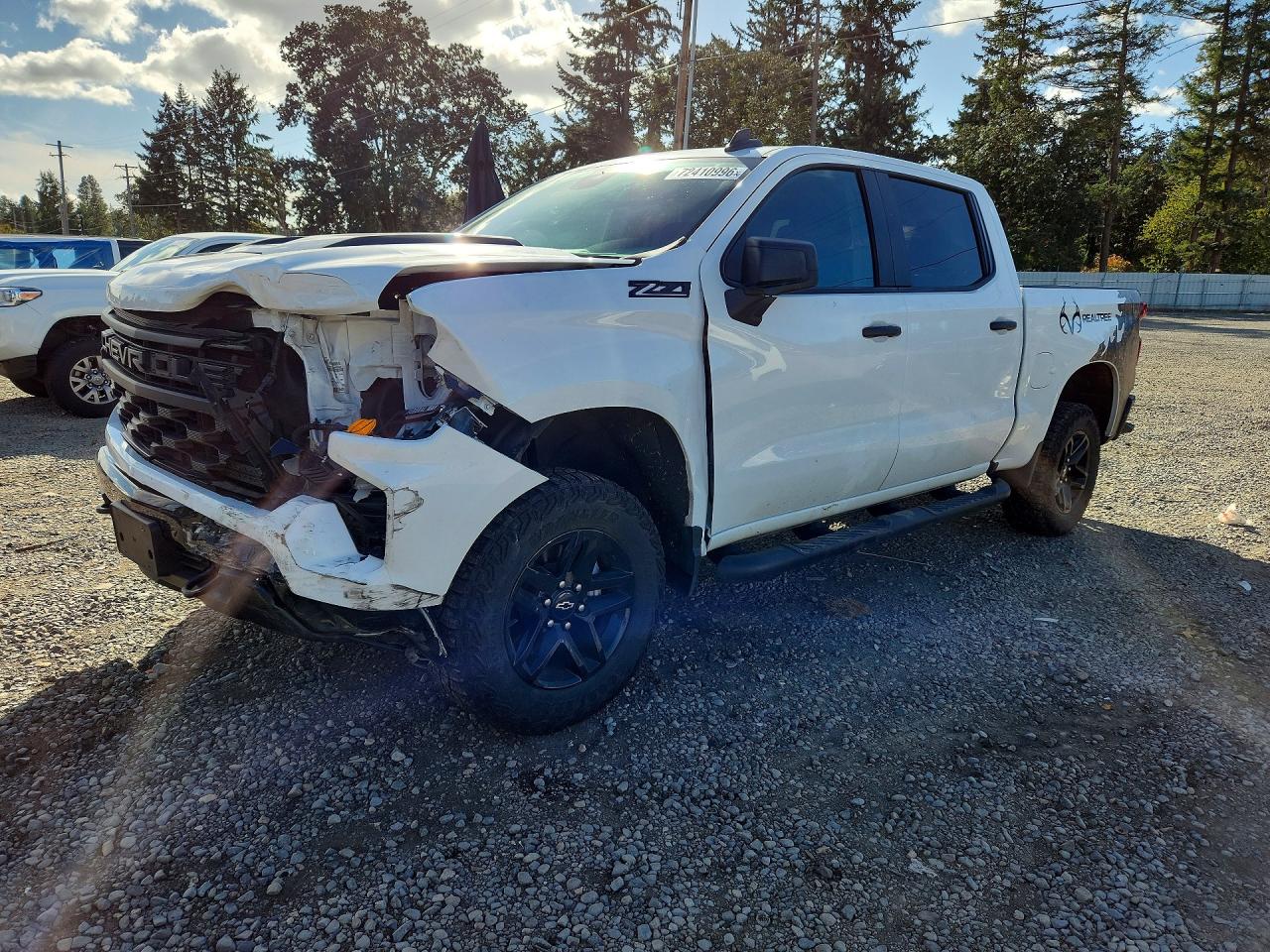 2024 CHEVROLET SILVERADO Trail Boss Custom — Front 3/4