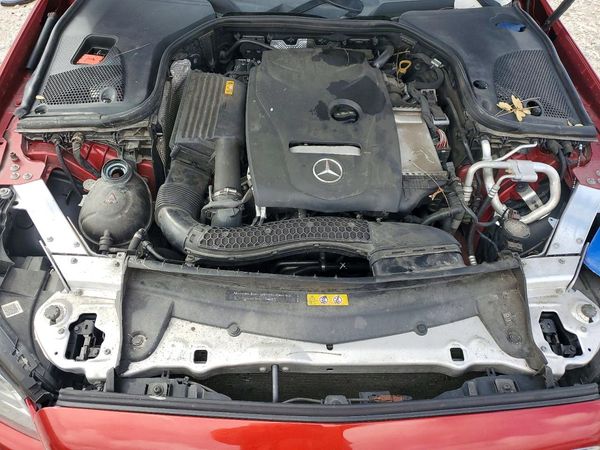 2019 MERCEDES-BENZ E-CLASS E300 — Engine bay