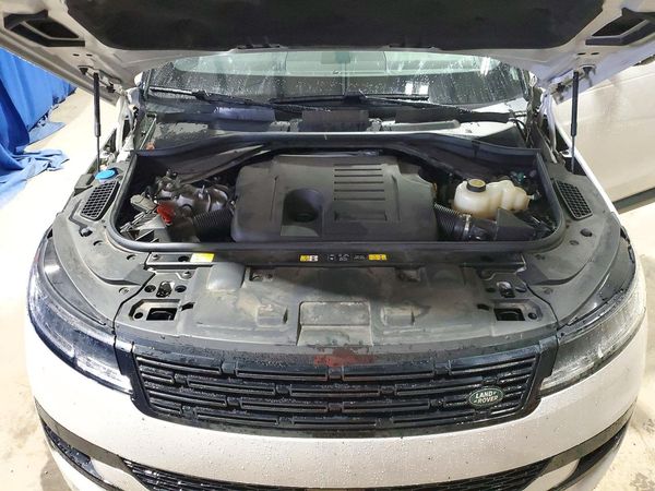 2025 LAND ROVER RANGE ROVER SPORT P360 SE — Engine bay