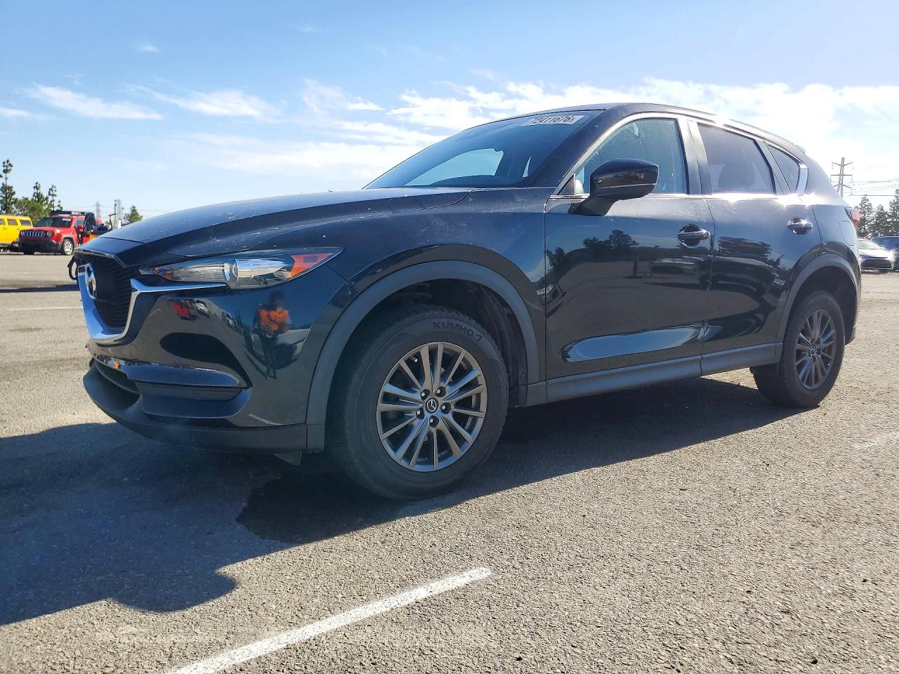 2017 MAZDA CX-5 Sport — Front 3/4