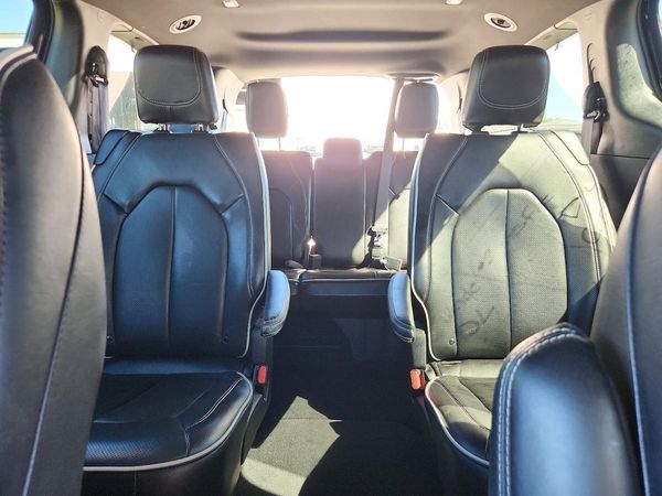 2025 CHRYSLER PACIFICA Limited — SUVN