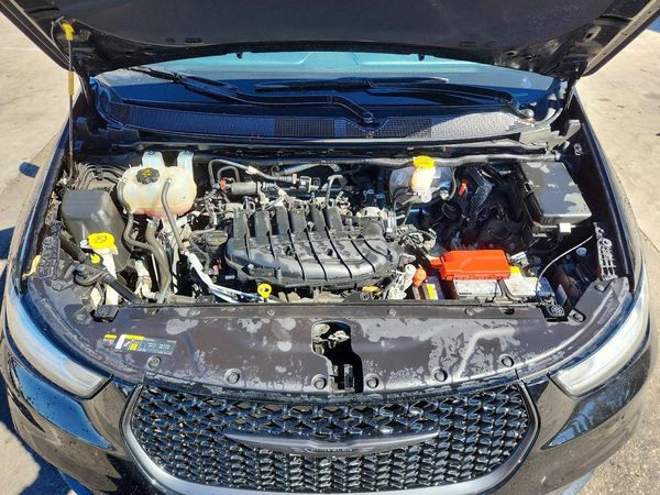 2025 CHRYSLER PACIFICA Limited — Engine bay