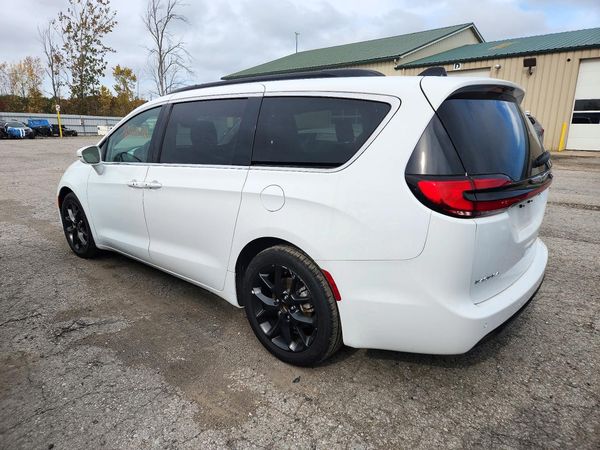 2025 CHRYSLER PACIFICA Limited — DSRA