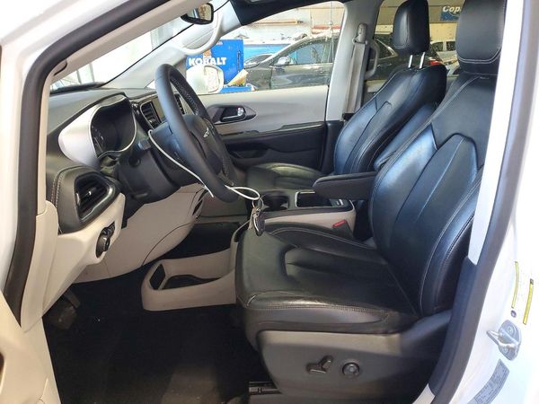 2025 CHRYSLER PACIFICA Limited — DENT