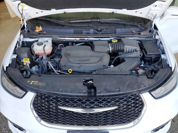 2025 CHRYSLER PACIFICA Limited — Engine bay